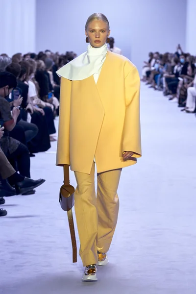 Look 1